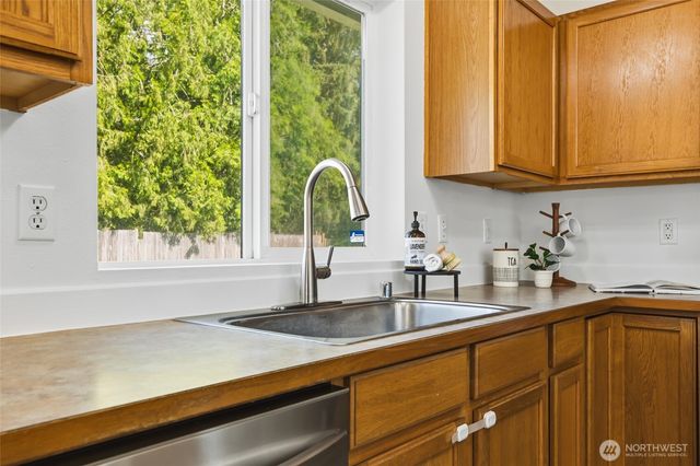 24809 52nd Avenue E, Graham, WA 98338