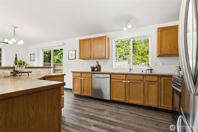 24809 52nd Avenue E, Graham, WA 98338