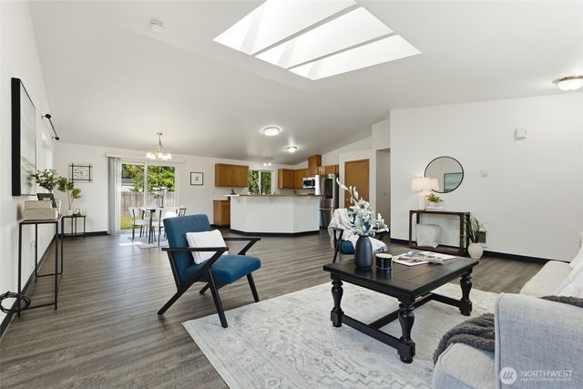 24809 52nd Avenue E, Graham, WA 98338
