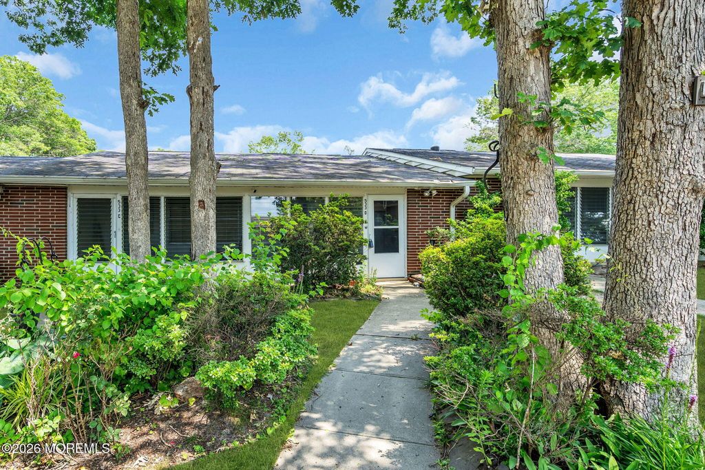 533 Dartmoor Court D, Lakewood, NJ 08701