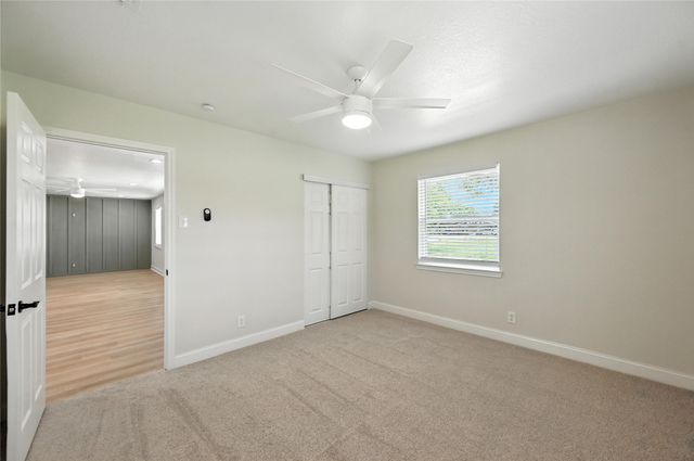218 Lakeway Drive, Waxahachie, TX 75165