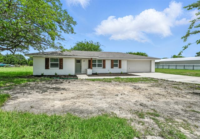 218 Lakeway Drive, Waxahachie, TX 75165