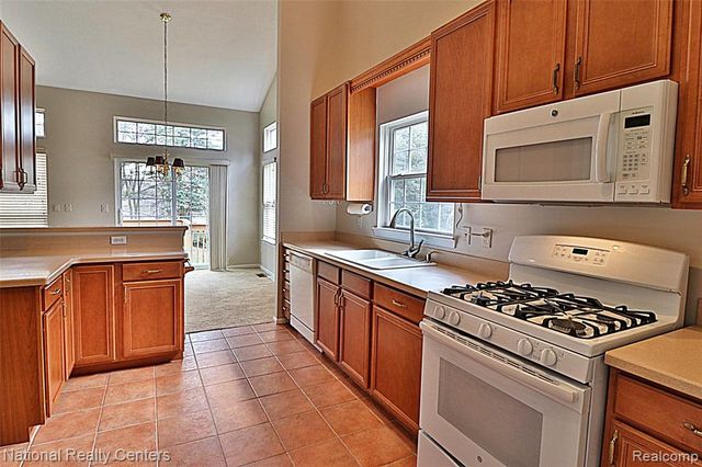 110 Four Seasons Drive, Lake Orion, MI 48360