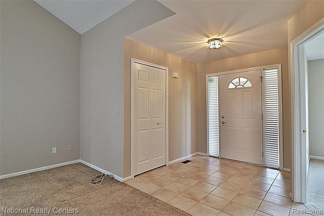 110 Four Seasons Drive, Lake Orion, MI 48360