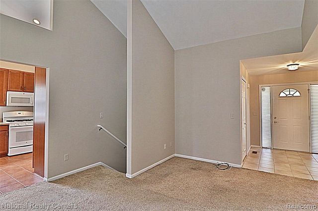 110 Four Seasons Drive, Lake Orion, MI 48360