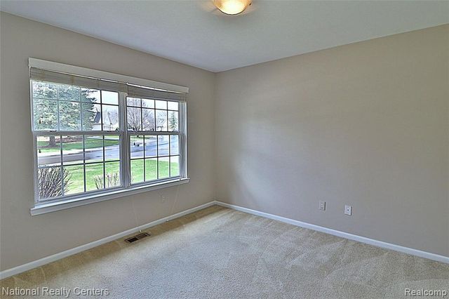 110 Four Seasons Drive, Lake Orion, MI 48360