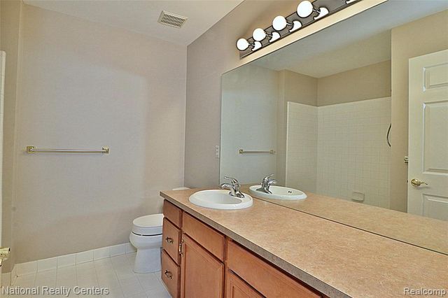 110 Four Seasons Drive, Lake Orion, MI 48360