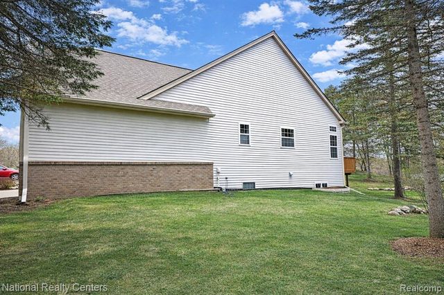 110 Four Seasons Drive, Lake Orion, MI 48360