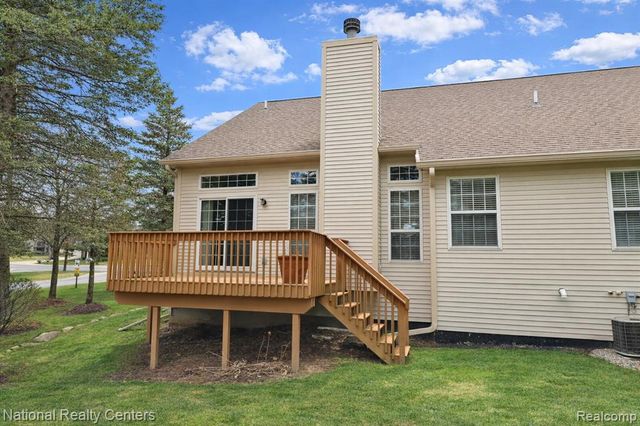 110 Four Seasons Drive, Lake Orion, MI 48360