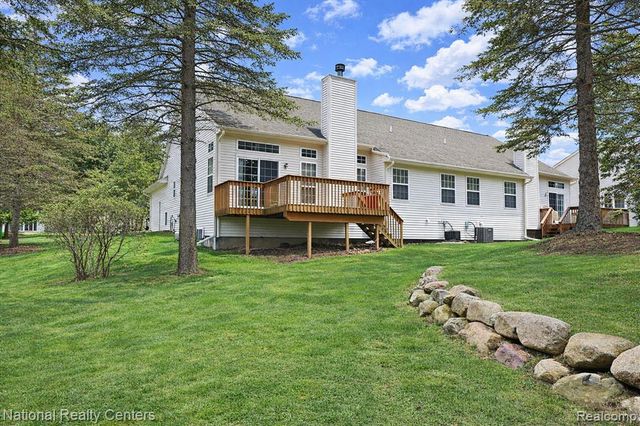 110 Four Seasons Drive, Lake Orion, MI 48360