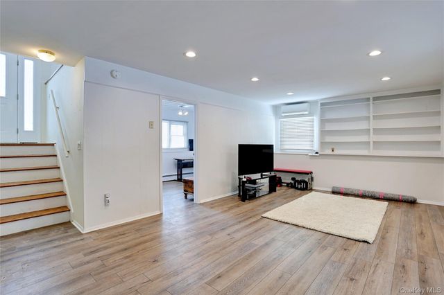 9 Mary Beth Drive, Airmont, NY 10901