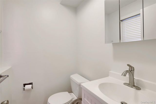 9 Mary Beth Drive, Airmont, NY 10901