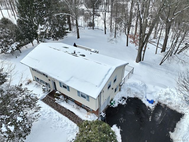 9 Mary Beth Drive, Airmont, NY 10901