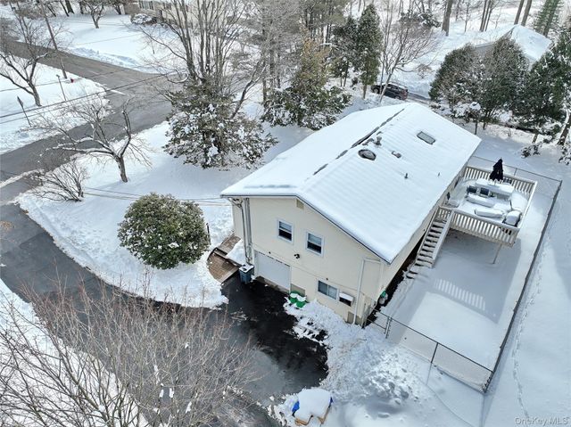 9 Mary Beth Drive, Airmont, NY 10901