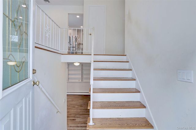 9 Mary Beth Drive, Airmont, NY 10901