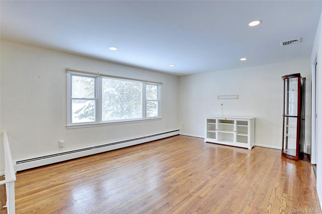 9 Mary Beth Drive, Airmont, NY 10901