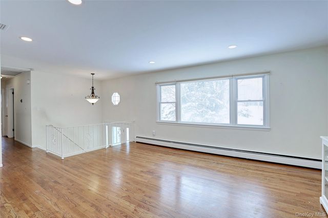 9 Mary Beth Drive, Airmont, NY 10901