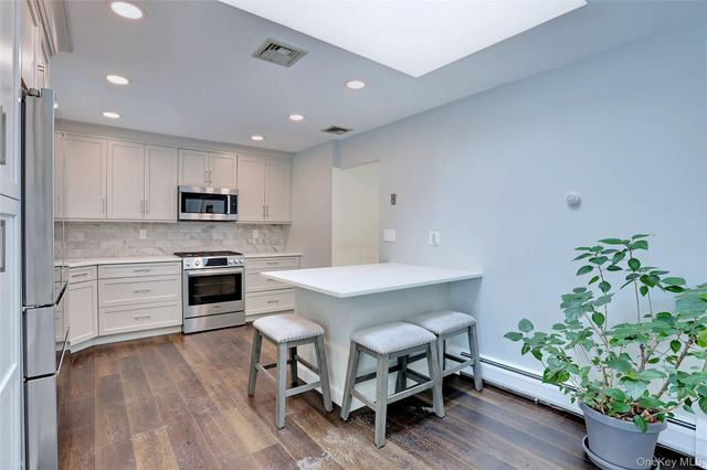 9 Mary Beth Drive, Airmont, NY 10901