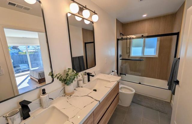 226 Roble Avenue, Redwood City, CA 94061