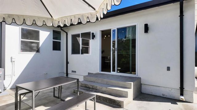 226 Roble Avenue, Redwood City, CA 94061