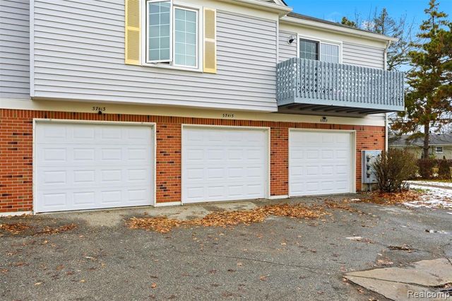 37415 Stonegate Circle, Clinton Township, MI 48036