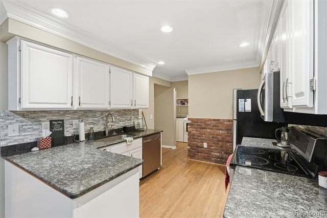 37415 Stonegate Circle, Clinton Township, MI 48036