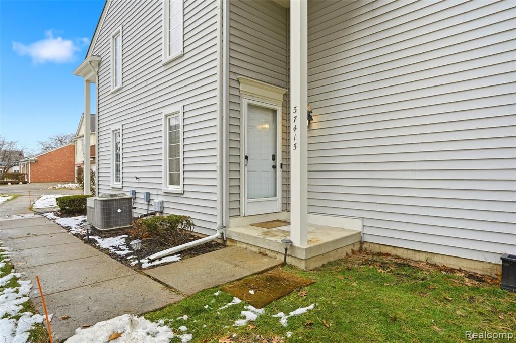 37415 Stonegate Circle, Clinton Township, MI 48036