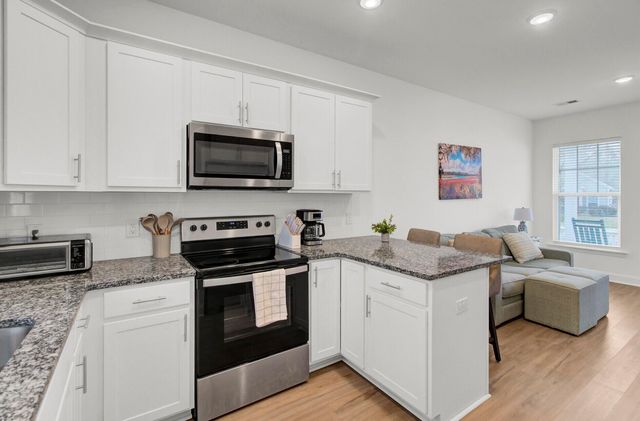 1531 Foster Creek Road, Hanahan, SC 29410