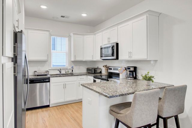 1531 Foster Creek Road, Hanahan, SC 29410