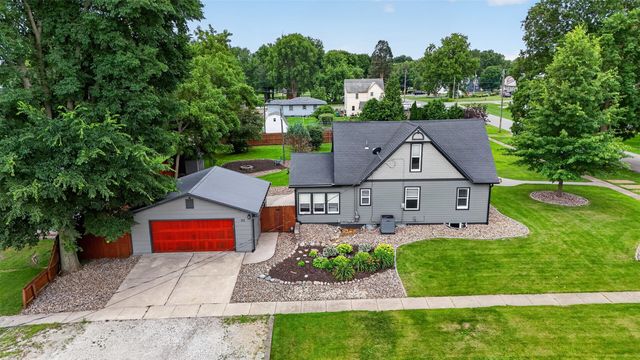 313 Oak Avenue NE, Mitchellville, IA 50169
