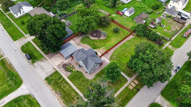 313 Oak Avenue NE, Mitchellville, IA 50169