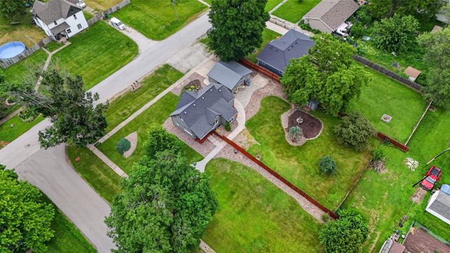 313 Oak Avenue NE, Mitchellville, IA 50169