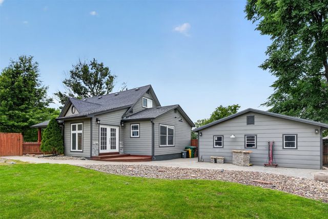 313 Oak Avenue NE, Mitchellville, IA 50169