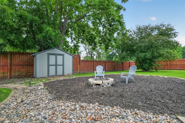 313 Oak Avenue NE, Mitchellville, IA 50169