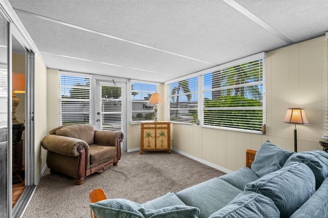 3318 SHINGLE OAK TERRACE, Sarasota, FL 34237