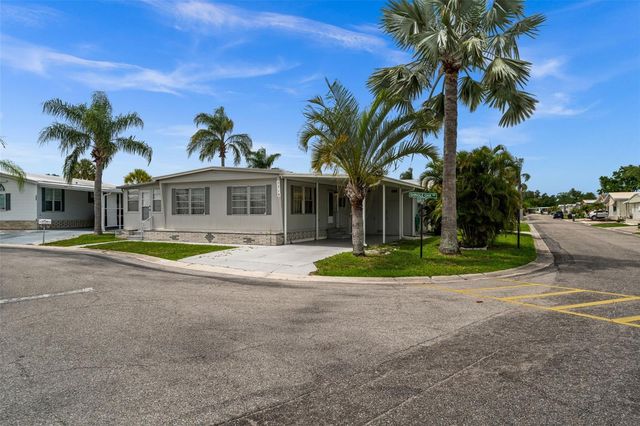 3318 SHINGLE OAK TERRACE, Sarasota, FL 34237