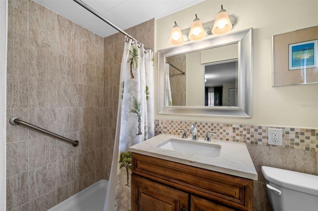 3318 SHINGLE OAK TERRACE, Sarasota, FL 34237