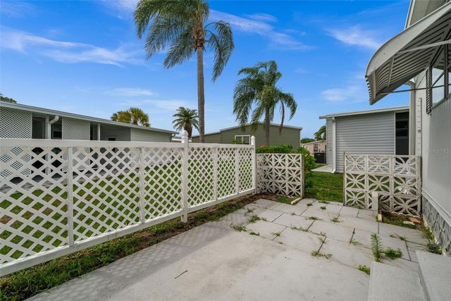 3318 SHINGLE OAK TERRACE, Sarasota, FL 34237