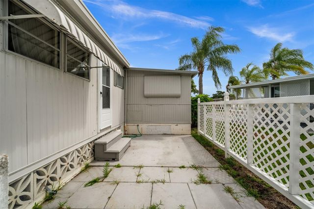 3318 SHINGLE OAK TERRACE, Sarasota, FL 34237