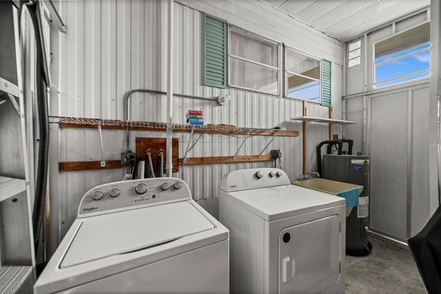 3318 SHINGLE OAK TERRACE, Sarasota, FL 34237