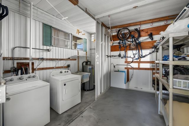 3318 SHINGLE OAK TERRACE, Sarasota, FL 34237