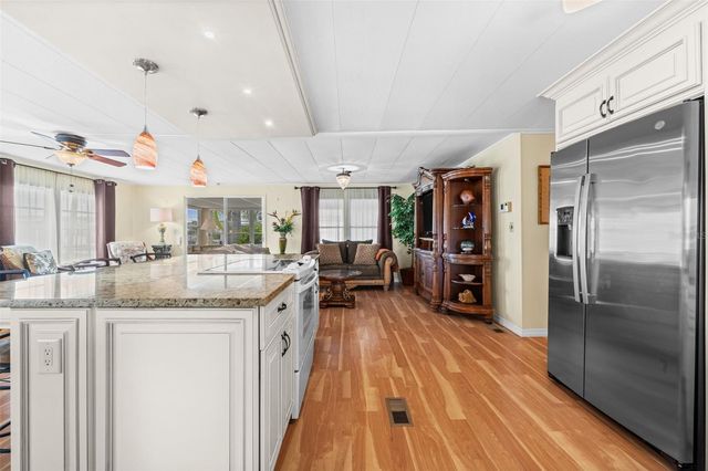 3318 SHINGLE OAK TERRACE, Sarasota, FL 34237
