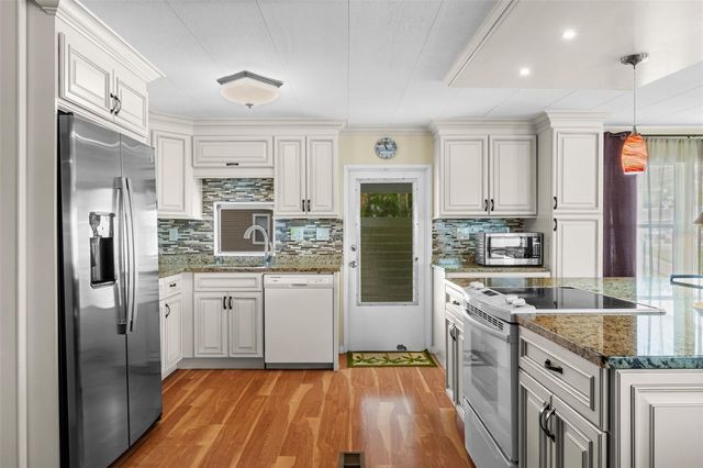 3318 SHINGLE OAK TERRACE, Sarasota, FL 34237