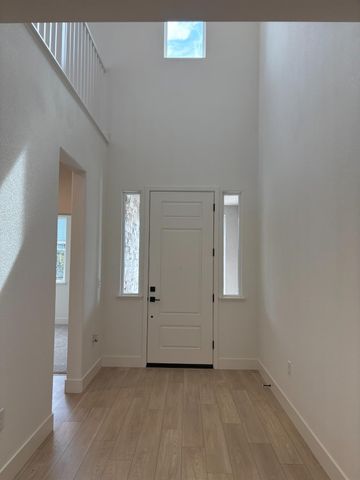 2082 Gravel Bar Way, Sacramento, CA 95832