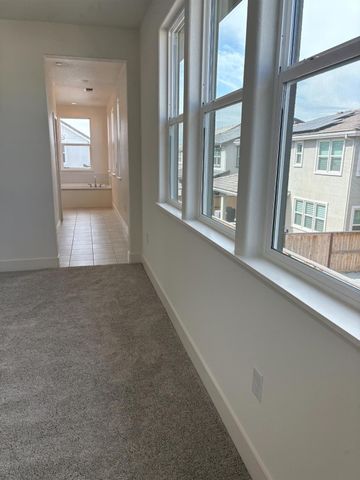 2082 Gravel Bar Way, Sacramento, CA 95832