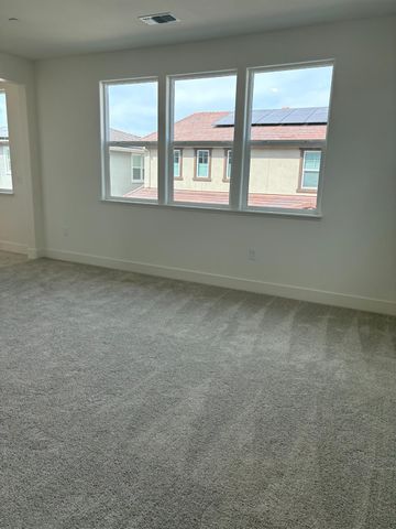 2082 Gravel Bar Way, Sacramento, CA 95832