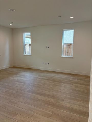 2082 Gravel Bar Way, Sacramento, CA 95832