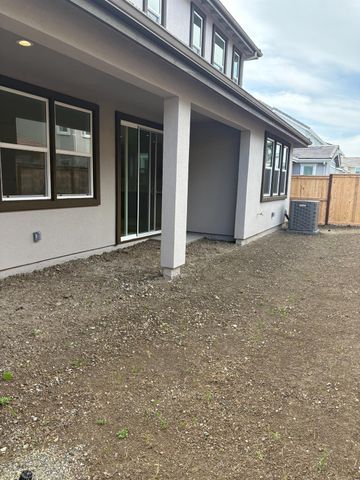 2082 Gravel Bar Way, Sacramento, CA 95832