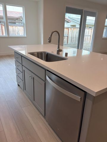 2082 Gravel Bar Way, Sacramento, CA 95832