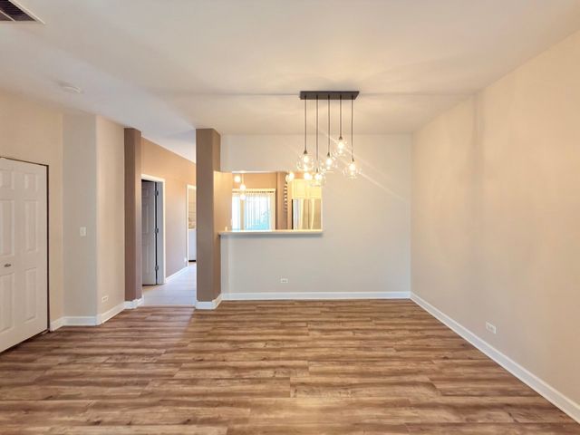 2263 DAYBREAK Drive 2263, Aurora, IL 60503